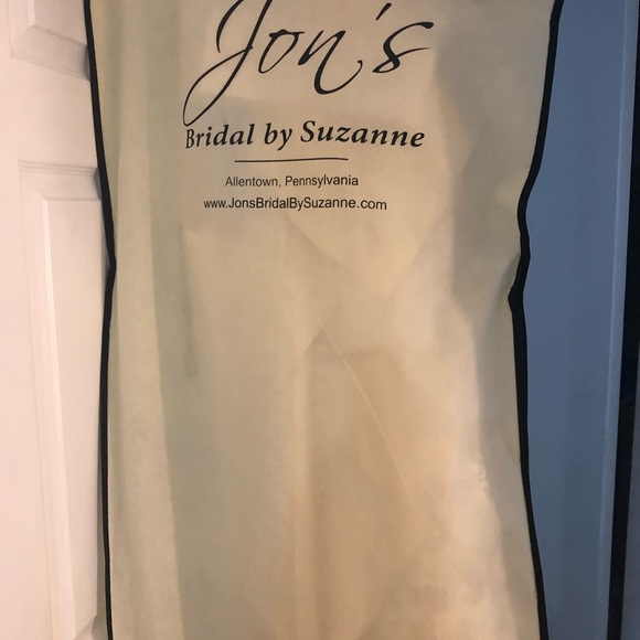 Brand new wedding gown - Picture 8 of 8